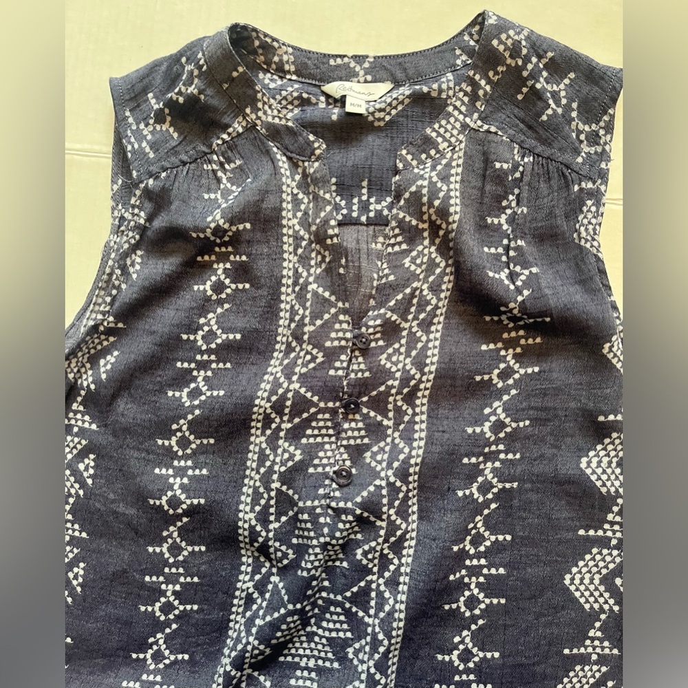 Reitmans Blue and White Patterned Top - Picture 3 of 7